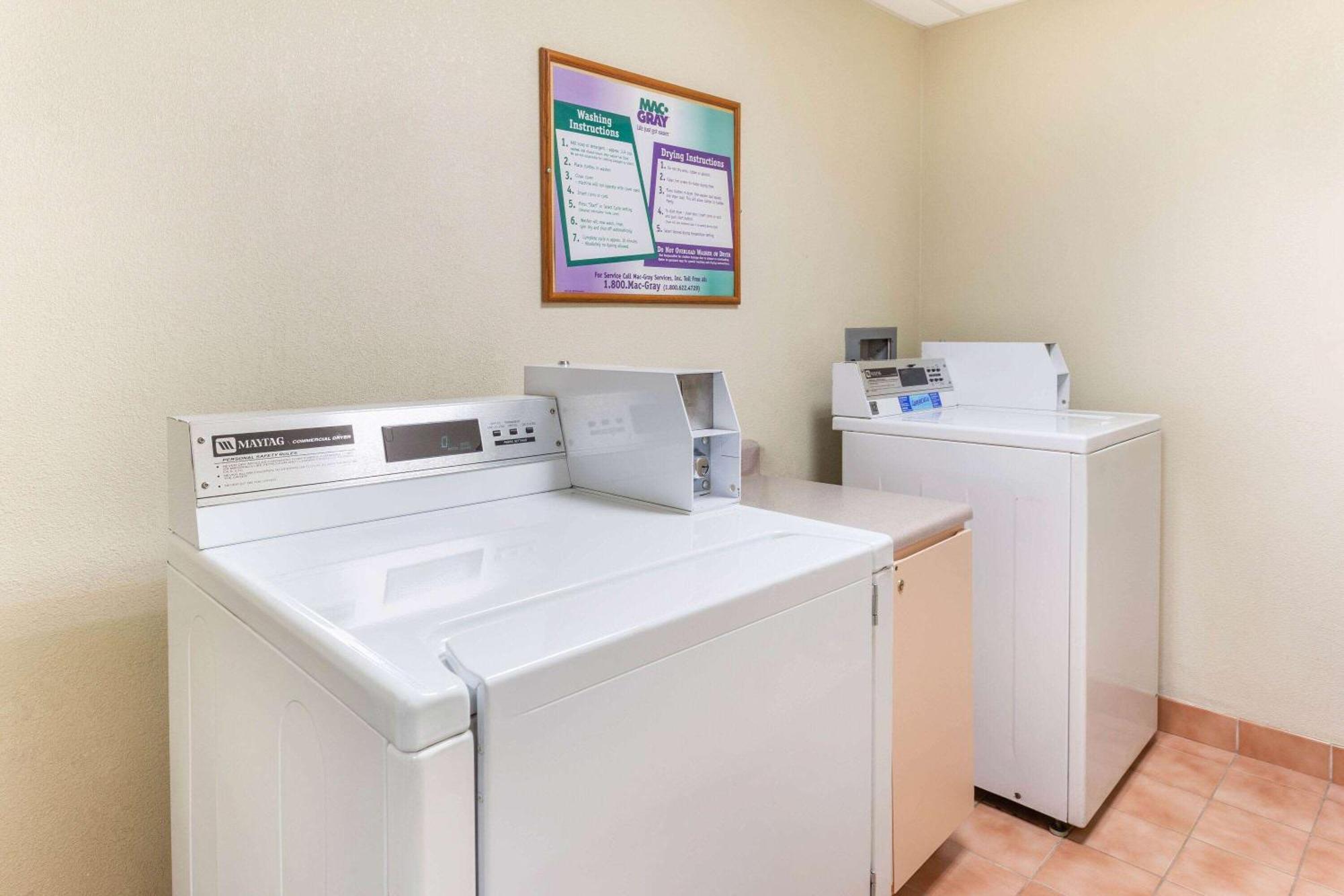 La Quinta By Wyndham Chicago Gurnee Hotel Екстериор снимка