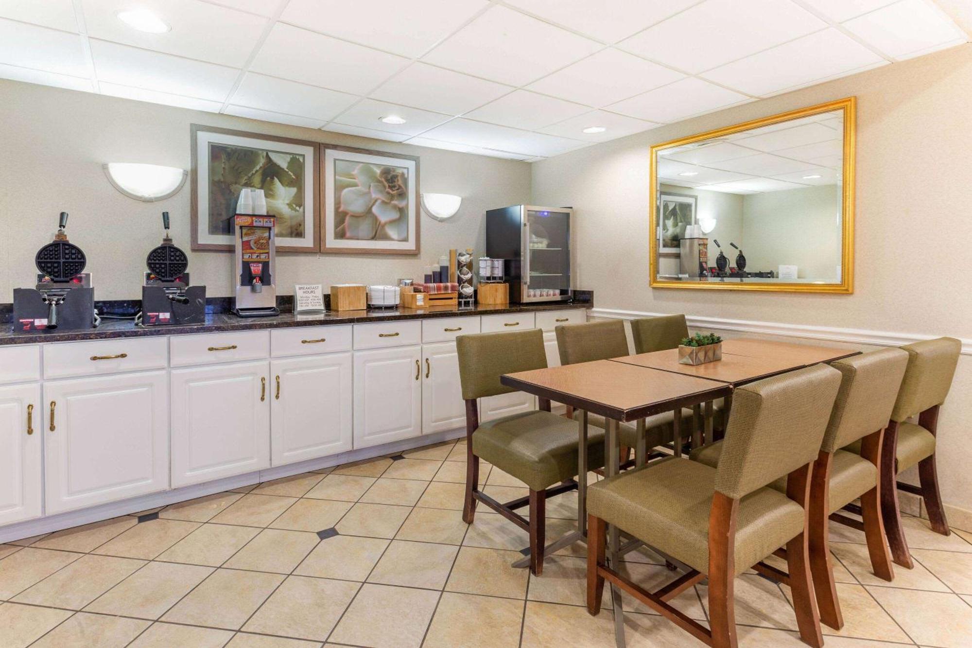 La Quinta By Wyndham Chicago Gurnee Hotel Екстериор снимка